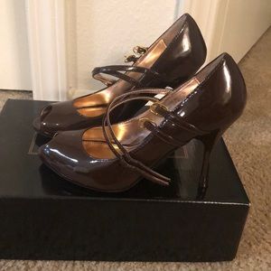Brand new in box Colin Stuart brown peep toe heel